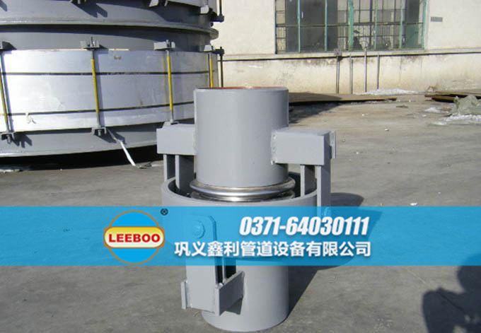 萬向鉸鏈<a href=http://www.zd1860.com target=_blank class=infotextkey>補(bǔ)償器</a>發(fā)貨現(xiàn)場(chǎng)